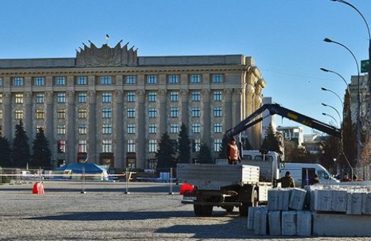 На головній площі Харкова до кінця січня обмежено рух транспорту