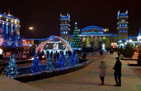 На Привокзальній площі у Харкові встановлять ялинку, маленький новорічний потяг та льодяний фонтан