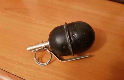 У Харкові на офіс ОПЗЖ повісили учбову гранату