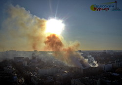 У центрі Одеси палає пам'ятник архітектури (ФОТО, ВІДЕО)