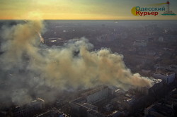 У центрі Одеси палає пам'ятник архітектури (ФОТО, ВІДЕО)