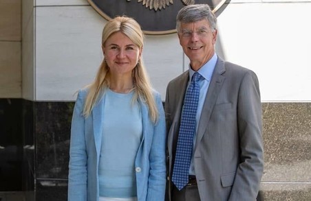 Світлична запросила Посла США Тейлора і команду посольства до Харкова