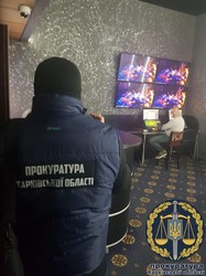 Казино в центрі Харкова «кришували» правоохоронці (ФОТО, ВІДЕО)
