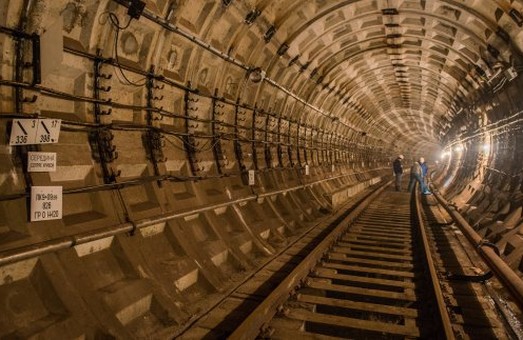 Зеленський підписав ратифікацію угоди з ЄІБ про будівництво метро до Одесської