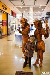 Живі скульптури повернулися: У Харкові стартував Всеукраїнський Фестиваль вуличного мистецтва (ФОТО)