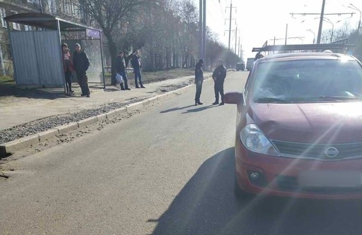 Поліція встановлює обставини аварії у Харкові, внаслідок якої загинула жінка