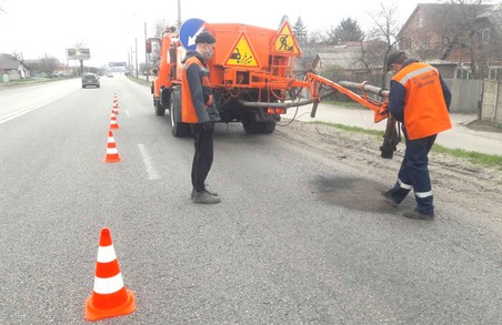 Триває аварійний ямковий ремонт на дорогах державного значення Харківщини