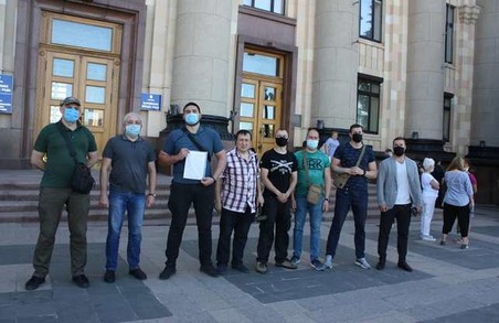 Геть ватників від керівництва області: харківські активісти вимагають у Кучера пояснити сумнівні кадрові рішення