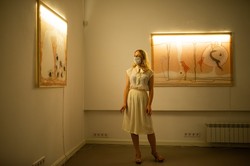 «Нейлонова» виставка Nude: у Муніципальній галереї вимкнули світло (ФОТО)