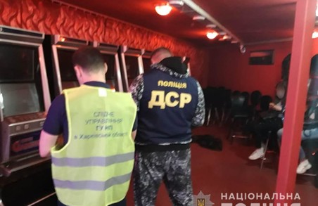 Правоохоронці викрили групу зловмисників, які організували гральний бізнес у Харкові