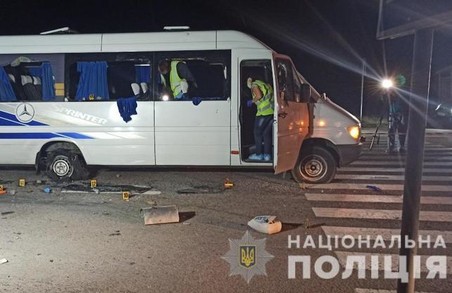 Суд обрав запобіжний захід дев’ятьом затриманим за напад на автобус з людьми на Харківщині