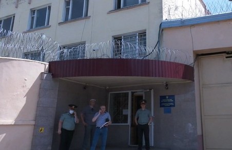 Стрілянина під Харковом: затриманого після нападу на автобус звільнили з СІЗО