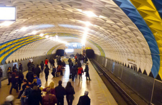 В мерії пообіцяли скоротити інтервали між поїздами в метро