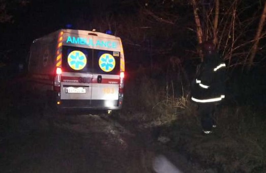 На Харківщині карети швидкої допомоги двічі застрягали у бездоріжжі (ФОТО)