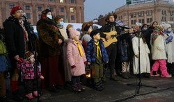 «Вертеп-фест 2021» розпочався з передачі Вифлеємського вогню миру в Харкові