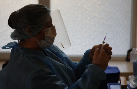 В Україні у четвер від COVID-19 вакцинували більше 19 тисяч мешканців