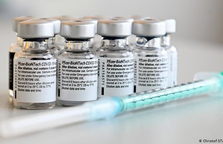 Степанов обіцяє українцям 10 мільйонів доз антиковідної вакцини «Pfizer»