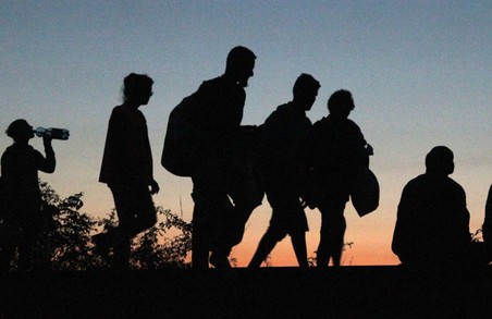 З блокадного Ізюму вдалося вивести вісім людей. Люди пройшли 15 кілометрів пішки