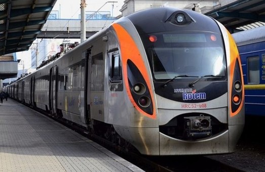 "Укрзалізниця" 24 березня відправить із Харкова три евакуаційні поїзди на Захід