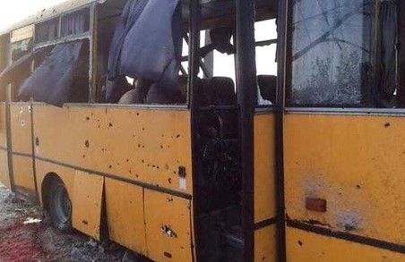 Окупанти обстріляли автобуси на Харківщині: семеро загиблих, десятки поранених