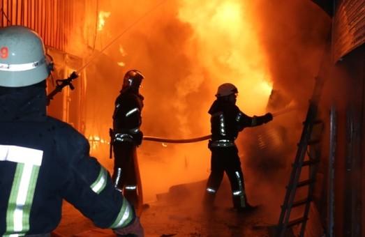 У Харкові через обстріл сталася велика пожежа: 18 постраждалих і двоє загиблих