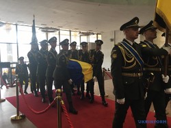 Столиця України прощається із першим Президентом незалежної України (ФОТО)