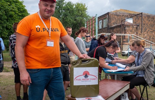 Харківські волонтери доставлили кілька тонн продовольчих наборів жителям прифронтових сел Балаклійської громади (ВІДЕО, ФОТО)