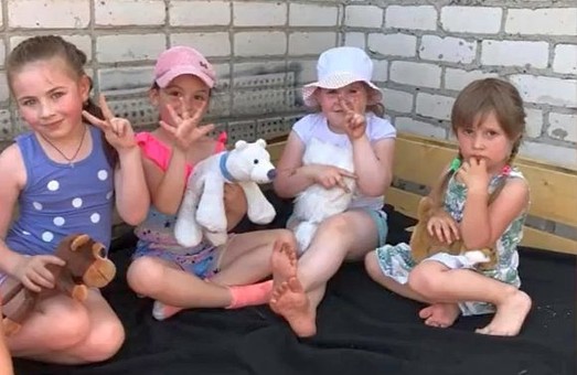В Харківській області дітям допомагають і волонтери зі Львова (ВІДЕО)