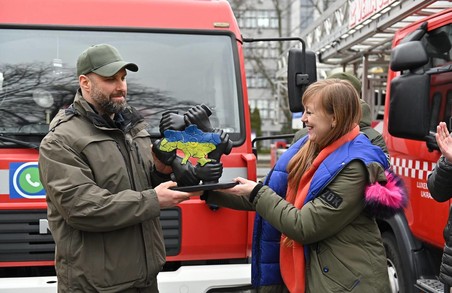 Харківщина отримала нові пожежні машини і зворушливий подарунок зі Львова